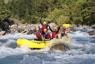 Grosse vague en rafting